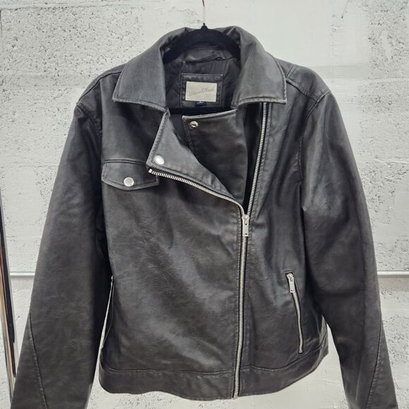 NWT Universal Thread Women's Moto Jacket Faux Leather Faded - Picture 3 of 10